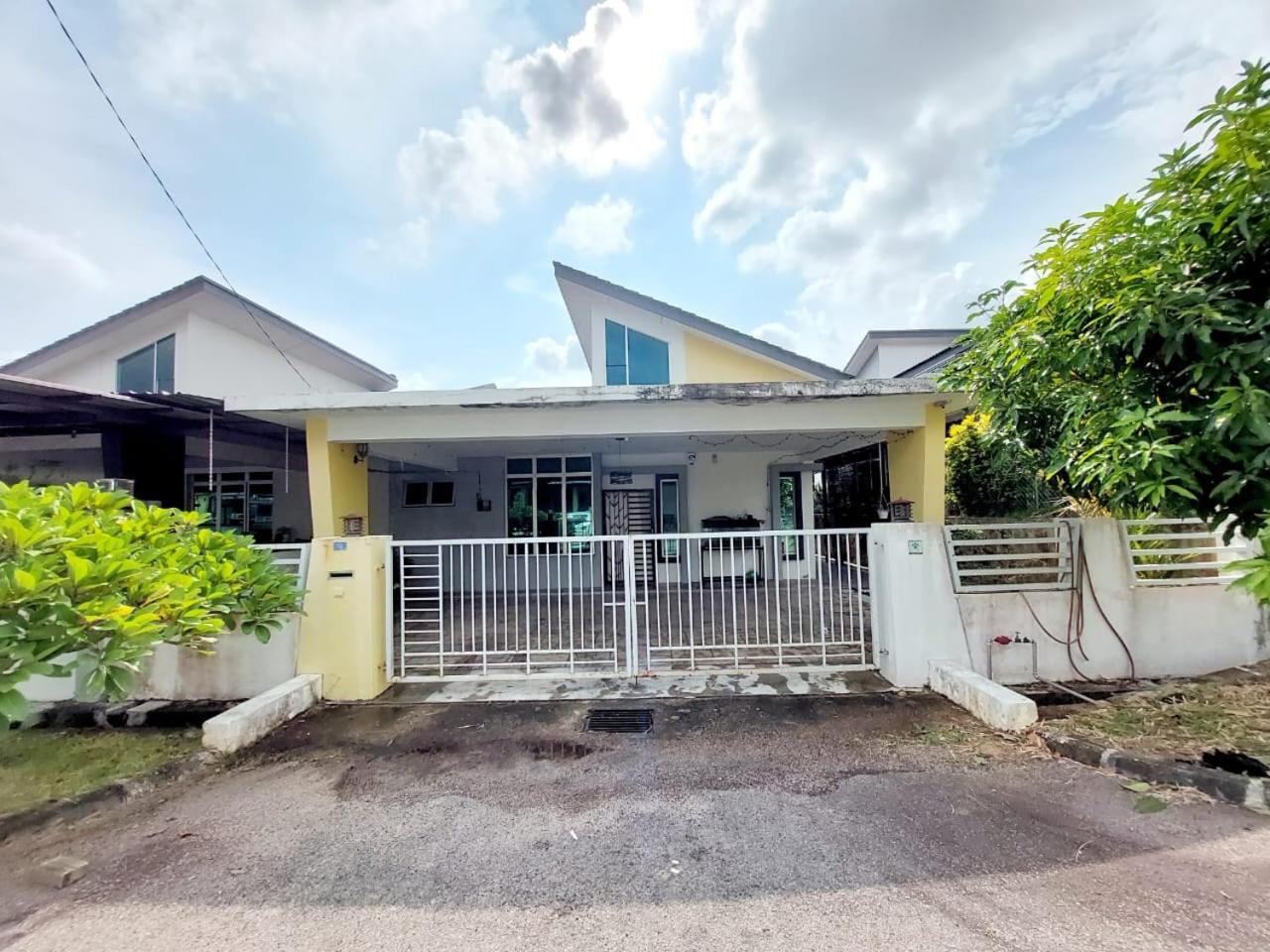 Puteri Homestay Sg Petani Sungai Petani Exterior photo